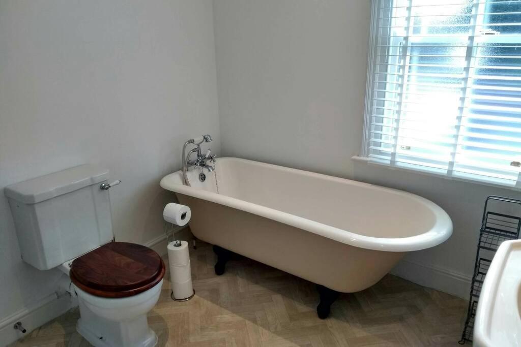 Luxury Townhouse In Town Centre, Views, River Walk, Free Parking Shrewsbury Dış mekan fotoğraf