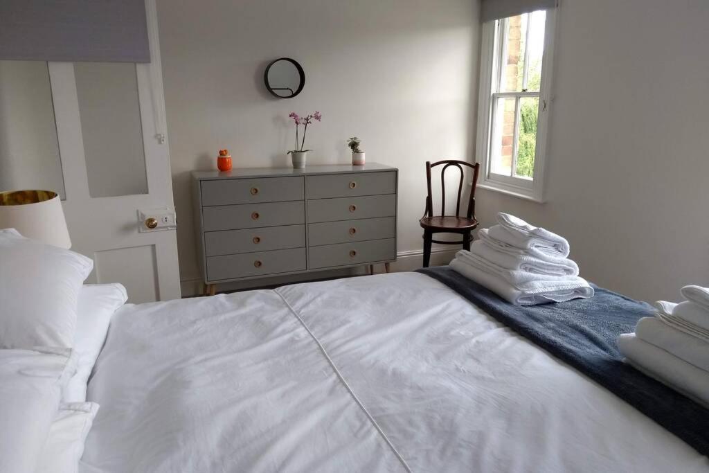 Luxury Townhouse In Town Centre, Views, River Walk, Free Parking Shrewsbury Dış mekan fotoğraf
